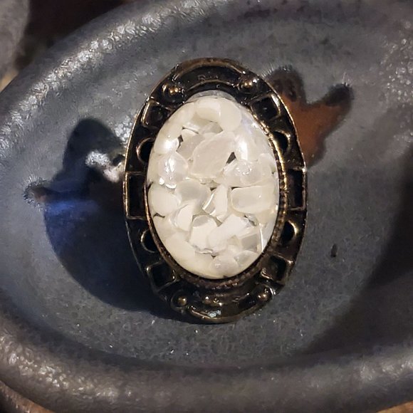 Antique Brass Mother of Pearl Black Resin Domed Cocktail Statement Ring #A2 - Picture 9 of 10
